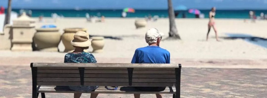 old couple retire abroad - how to save for retirement